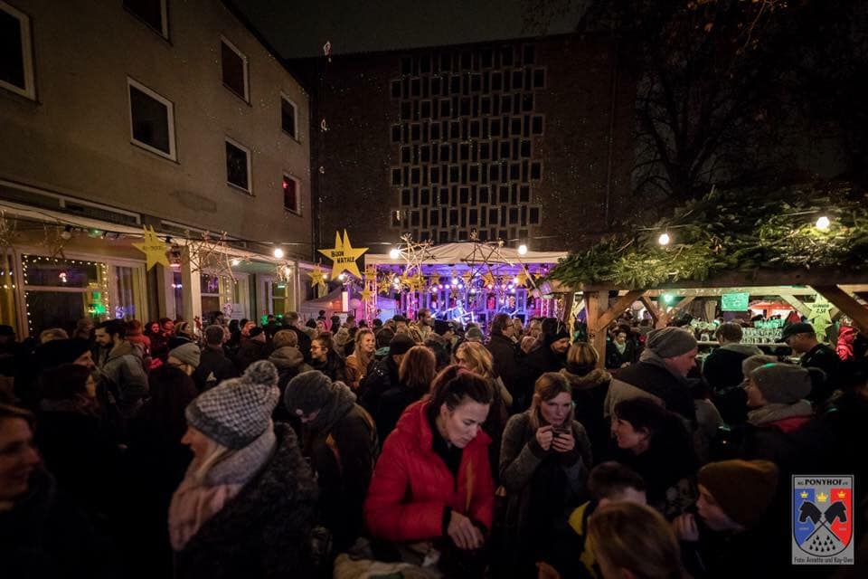 Der kleinste Weihnachtsmarkt: Glühwein am Glockenturm  Mit Vergnügen Köln