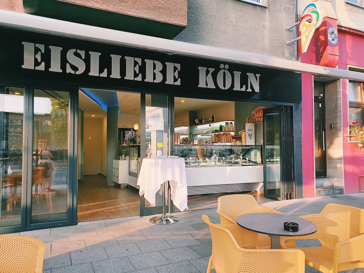 Spätsommerliches Eisvergnügen in der Eisliebe Köln | Mit Vergnügen Köln