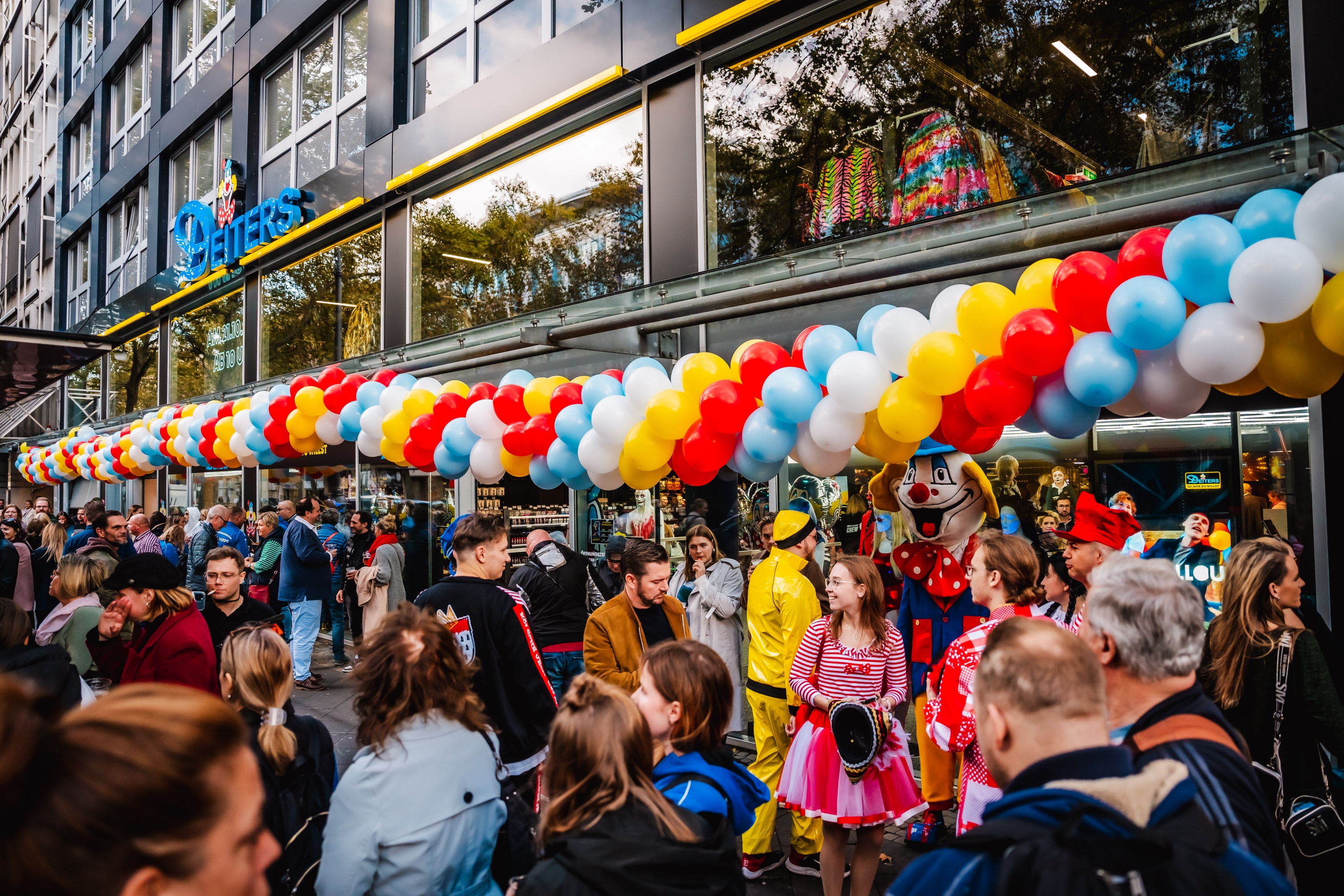 Deiters Kostüme shoppen am Ring Mit Vergnügen Köln