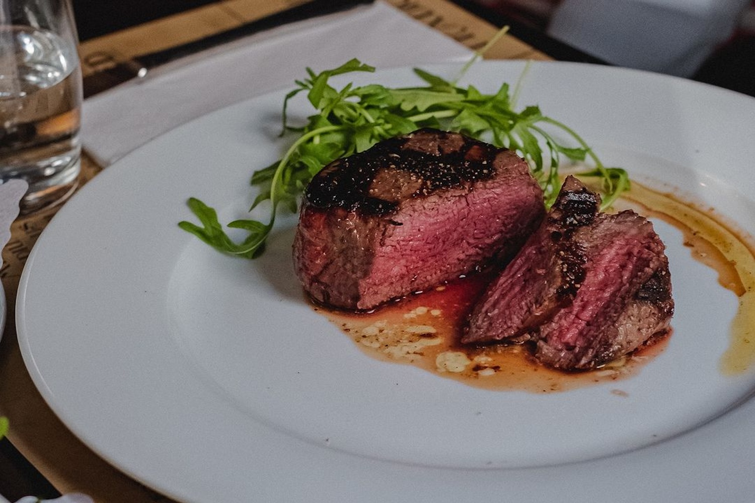 Steak vom Holzkohlegrill im Colina | Mit Vergnügen Köln