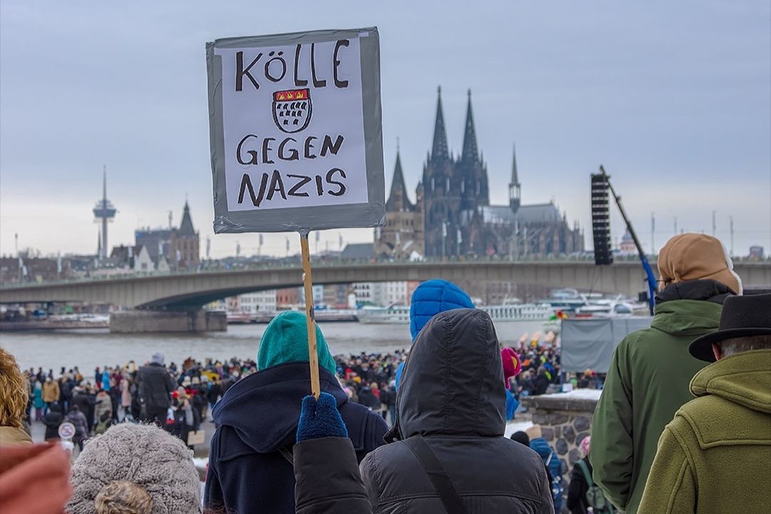 #Wochenvorschau: Kuschel-Verbot, Kostüme und Köln gegen rechts